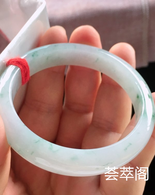 特惠，圈口56.5，正圈手镯，飘兰花，玉质细腻水润，性价比高，完美，尺寸56.5-12.4-7.2mm    