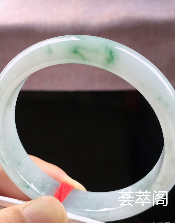 特惠，圈口56.5，正圈手镯，飘兰花，玉质细腻水润，性价比高，完美，尺寸56.5-12.4-7.2mm    