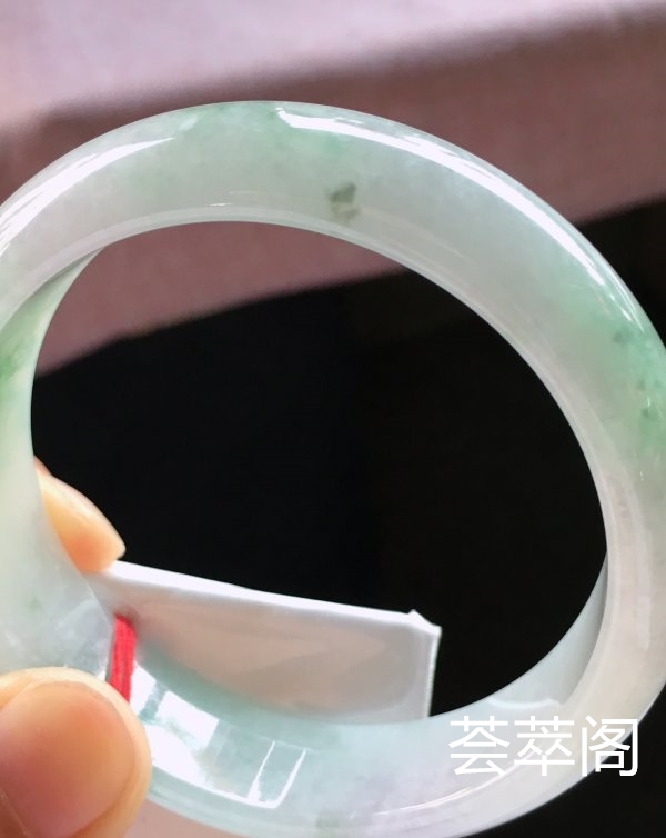 特惠，圈口57，正圈手镯，飘兰花，玉质细腻水润，性价比高，完美，尺寸57-14.7-7.3mm    