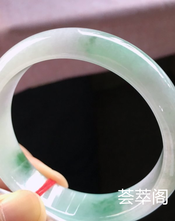 特惠，圈口57，正圈手镯，飘兰花，玉质细腻水润，性价比高，完美，尺寸57-14.7-7.3mm    