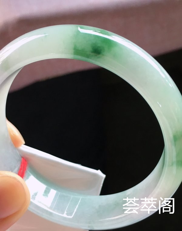 特惠，圈口57，正圈手镯，飘兰花，玉质细腻水润，性价比高，完美，尺寸57-14.7-7.3mm    