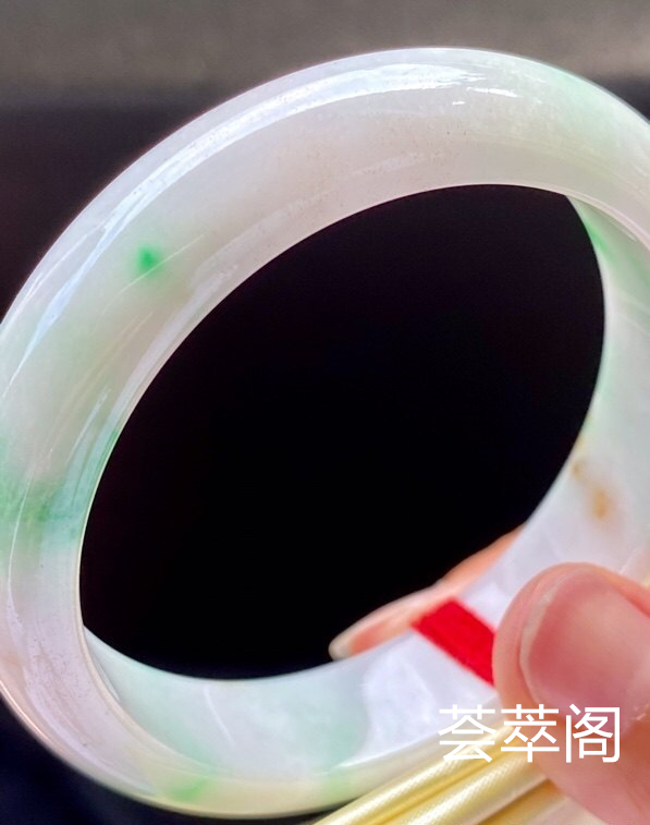 春彩手镯，特惠（不议价）56/14/7.3，完美，种水老，色阳，颜色艳丽，冰润清爽，性价比高。T