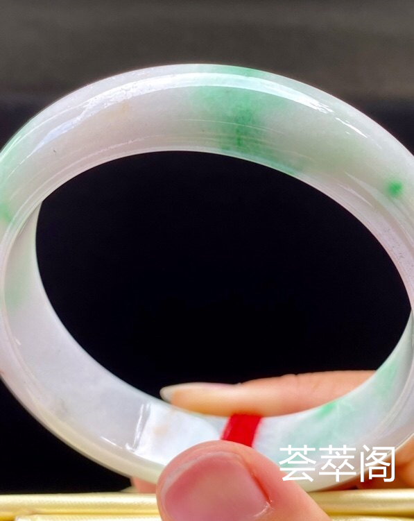 春彩手镯，特惠（不议价）56/14/7.3，完美，种水老，色阳，颜色艳丽，冰润清爽，性价比高。T