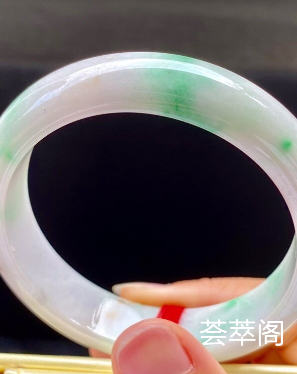 春彩手镯，特惠（不议价）56/14/7.3，完美，种水老，色阳，颜色艳丽，冰润清爽，性价比高。T