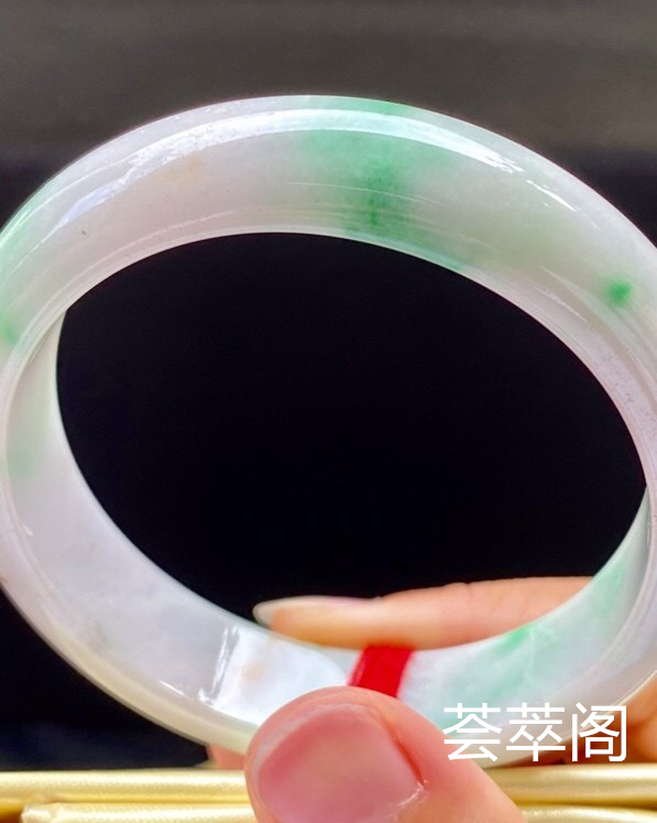 春彩手镯，特惠（不议价）56/14/7.3，完美，种水老，色阳，颜色艳丽，冰润清爽，性价比高。T