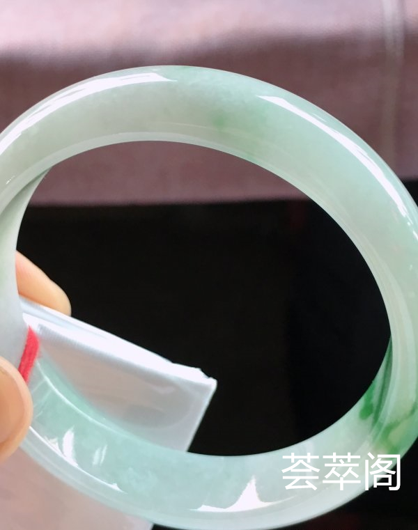 特惠，圈口58，正圈手镯，飘兰花，玉质细腻水润，性价比高，完美，尺寸58-14-7.3mm    