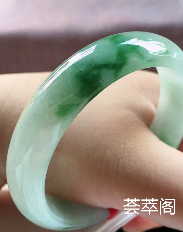 特惠，圈口58，正圈手镯，飘兰花，玉质细腻水润，性价比高，完美，尺寸58-14-7.3mm    
