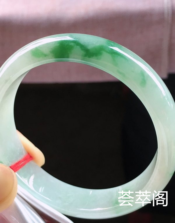 特惠，圈口58，正圈手镯，飘兰花，玉质细腻水润，性价比高，完美，尺寸58-14-7.3mm    