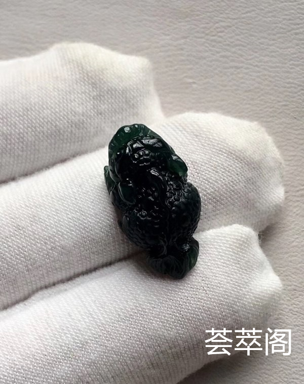 特惠P1-3：【墨翠招财貔貅】新货！  老坑高冰   极品墨翠   黑度极黑   极品帝王绿底色     种老起胶    冰透无比    性价比超高  （翡翠中最神秘的墨翠，低调奢华有内涵）❗❗