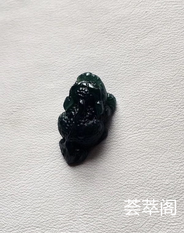 特惠P1-3：【墨翠招财貔貅】新货！  老坑高冰   极品墨翠   黑度极黑   极品帝王绿底色     种老起胶    冰透无比    性价比超高  （翡翠中最神秘的墨翠，低调奢华有内涵）❗❗