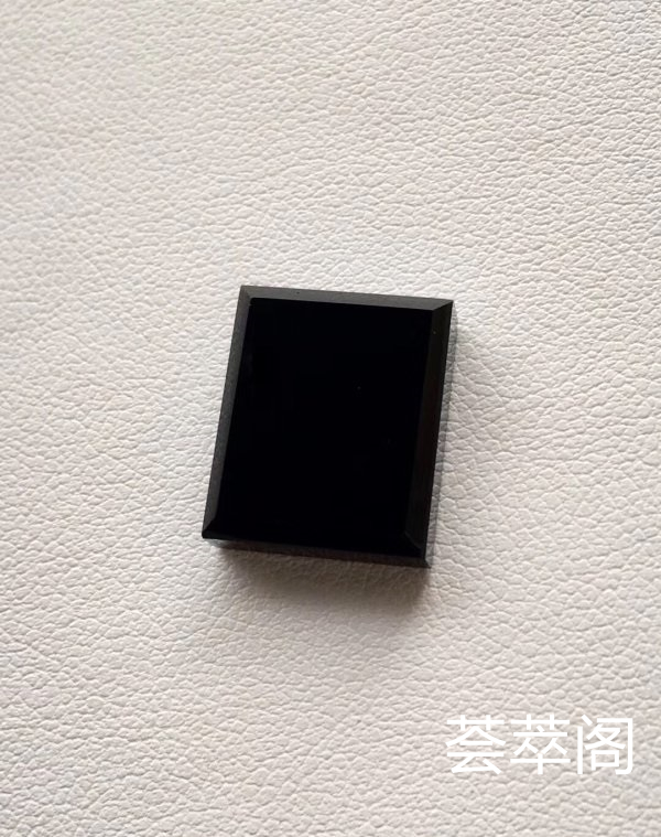 性价比超高W614-1：【墨翠长方形戒面】新货！  厚装饱满  老坑高冰   极品墨翠   黑度种水都是极品中上上品    冰透无比   种老起胶     品质极高   性价比超高 （翡翠中最神秘的墨翠，低调奢华