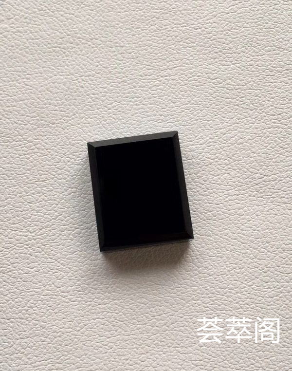 性价比超高W614-1：【墨翠长方形戒面】新货！  厚装饱满  老坑高冰   极品墨翠   黑度种水都是极品中上上品    冰透无比   种老起胶     品质极高   性价比超高 （翡翠中最神秘的墨翠，低调奢华