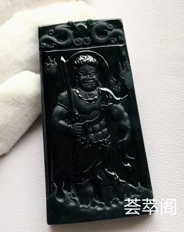 特惠：【墨翠守护神不动明王】新货！ 老坑高冰   极品墨翠   黑度极黑   极品帝王绿底色     种老起胶    冰透无比    性价比超高  （翡翠中最神秘的墨翠，低调奢华有内涵）❗❗