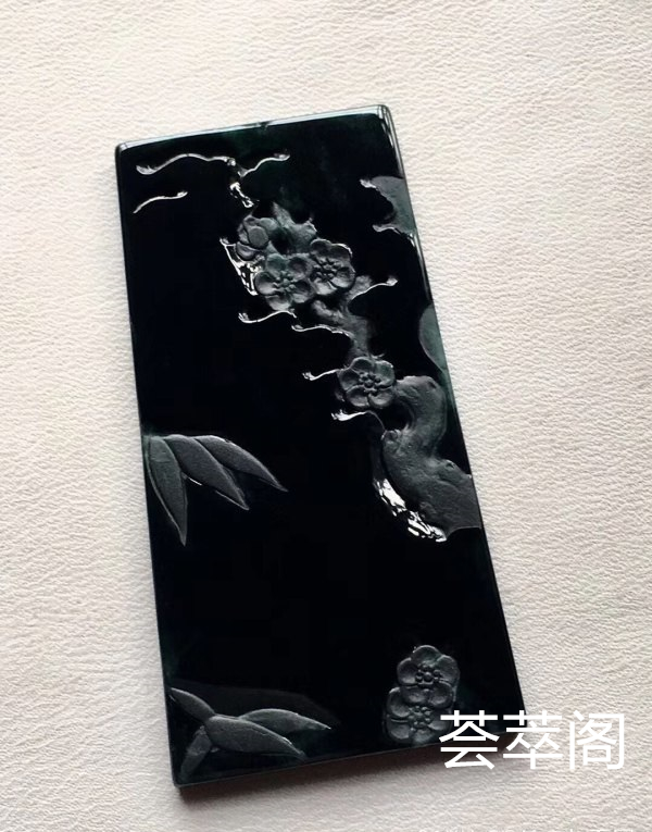 特惠：【墨翠梅花*平安无事牌】新货！ 老坑高冰   极品墨翠   黑度极黑   极品帝王绿底色     种老起胶    冰透无比    性价比超高  （翡翠中最神秘的墨翠，低调奢华有内涵）❗❗