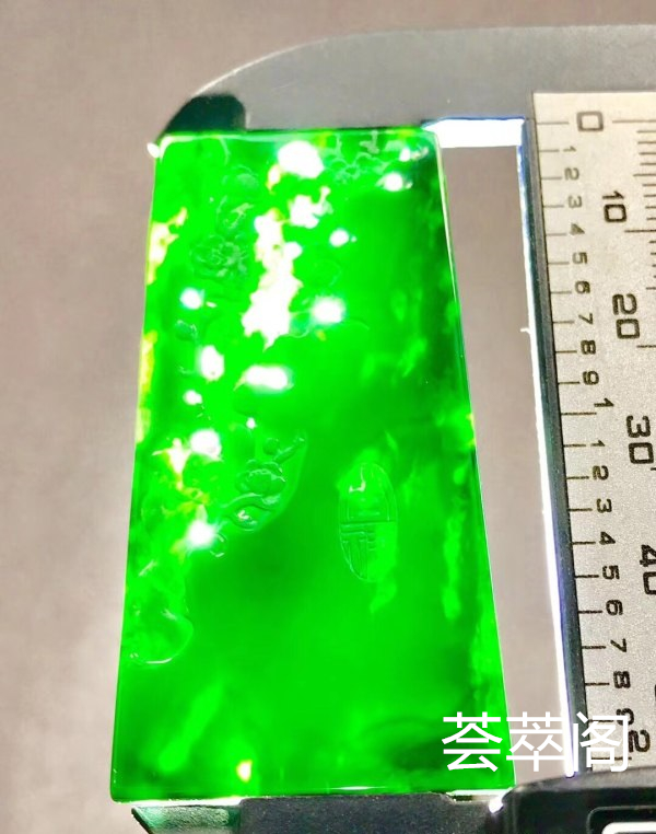 特惠：【墨翠梅花*平安无事牌】新货！ 老坑高冰   极品墨翠   黑度极黑   极品帝王绿底色     种老起胶    冰透无比    性价比超高  （翡翠中最神秘的墨翠，低调奢华有内涵）❗❗