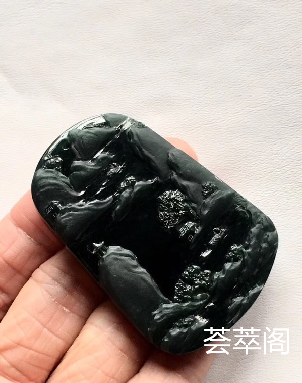 特惠：【墨翠山水牌】新货！ 老坑高冰   极品墨翠   黑度够黑   极品帝王绿底色     种老起胶    冰透无比    性价比超高  （翡翠中最神秘的墨翠，低调奢华有内涵）❗❗