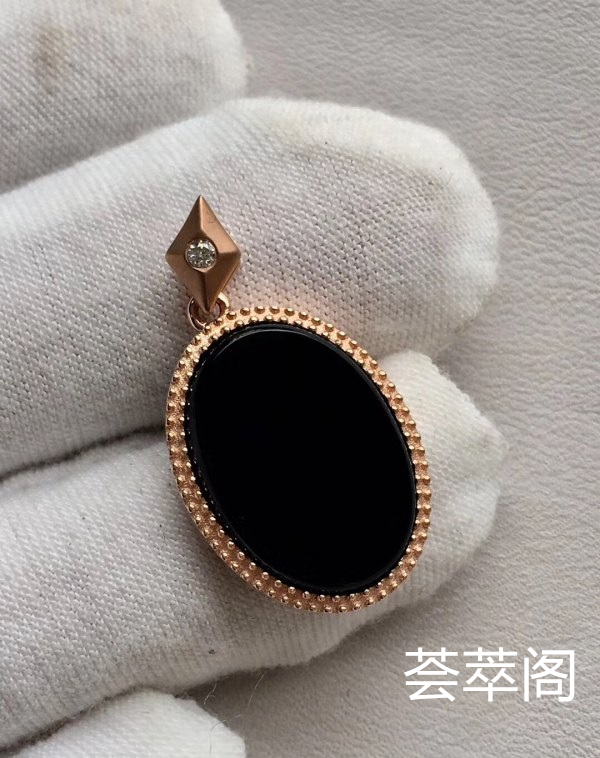薄利销W624-2:【墨翠平安扣】独家设计款！  老坑高冰   极品墨翠   黑度种水都是极品中上上品       冰透无比   种老起胶     品质极高   性价比超高 （翡翠中最神秘的墨翠，低调奢华有内涵）❗