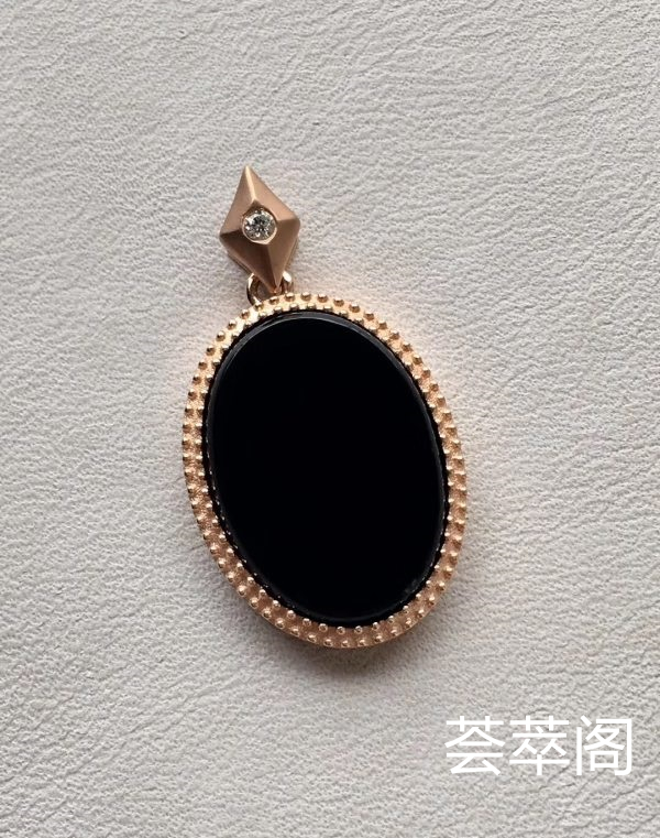薄利销W624-2:【墨翠平安扣】独家设计款！  老坑高冰   极品墨翠   黑度种水都是极品中上上品       冰透无比   种老起胶     品质极高   性价比超高 （翡翠中最神秘的墨翠，低调奢华有内涵）❗