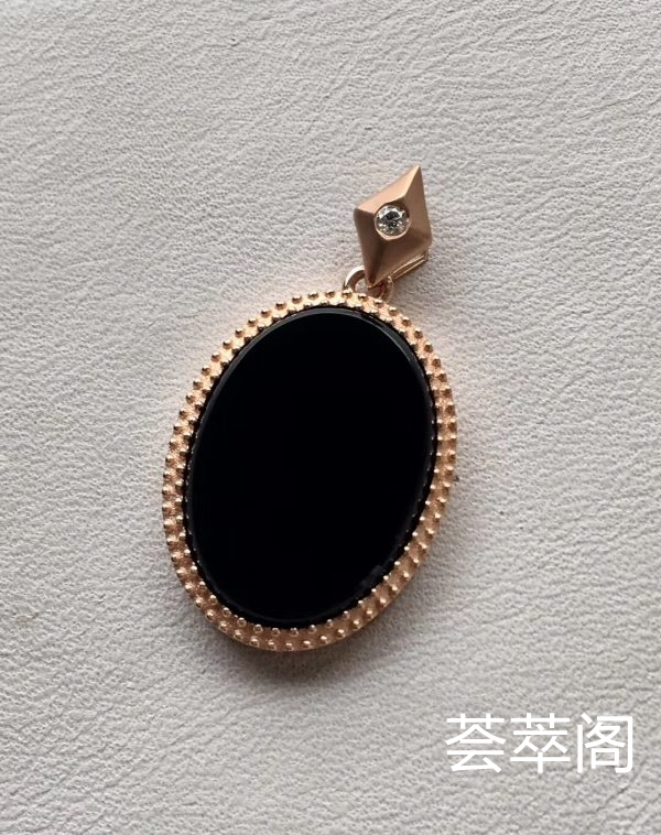 薄利销W624-2:【墨翠平安扣】独家设计款！  老坑高冰   极品墨翠   黑度种水都是极品中上上品       冰透无比   种老起胶     品质极高   性价比超高 （翡翠中最神秘的墨翠，低调奢华有内涵）❗