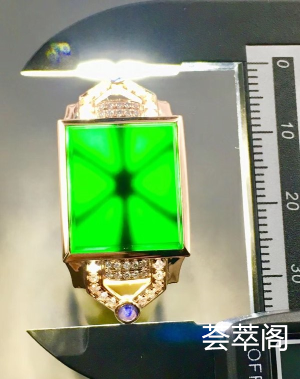 特惠：【墨翠素牌*手表】独家设计款！  18K玫瑰金重金镶嵌  老坑高冰   极品墨翠   黑度种水都是极品中上上品     裸石干净无比  冰透无比   种老起胶     品质极高   性价比超高 （翡翠中最神秘