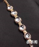 【玻璃种手链】 实物更好看
种好水润，玉质细腻，完美无瑕，18k金奢华钻石镶嵌性价比超赞，送权威证书，支持复检    